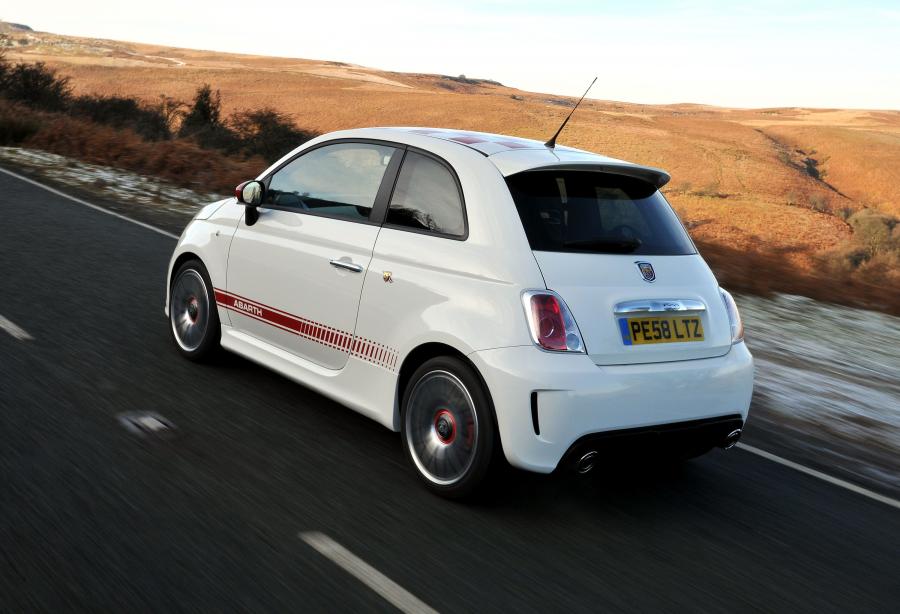  Abarth 500 2009 года  (UK) (фото 19 из 43)
